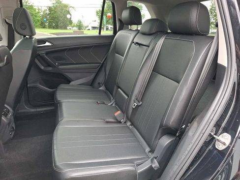 Certified 2024 Volkswagen Tiguan SE AWD/4WD image 8