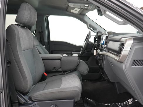 Used 2021 Ford F150 XLT AWD/4WD image 11