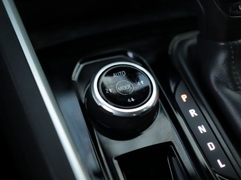 Used 2023 Chevrolet Colorado Trail Boss w/ Technology Package image 18