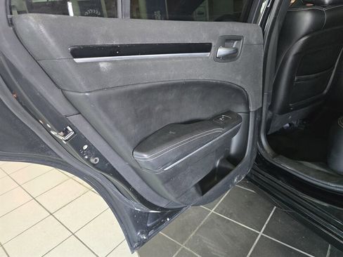 Used 2018 Chrysler 300 S image 10