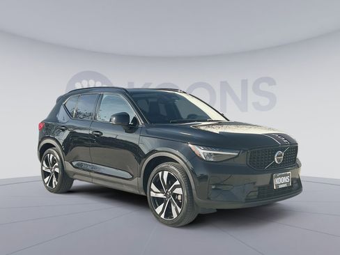 Certified 2024 Volvo XC40 B5 Plus w/ Protection Package Premier AWD/4WD image 5