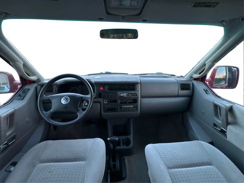 Used 2002 Volkswagen Eurovan MV image 22