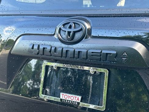 Used 2022 Toyota 4Runner TRD Off-Road Premium AWD/4WD image 13