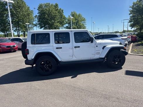 Used 2019 Jeep Wrangler Unlimited Sahara w/ Uconnect 4C Nav & Sound Group AWD/4WD image 10