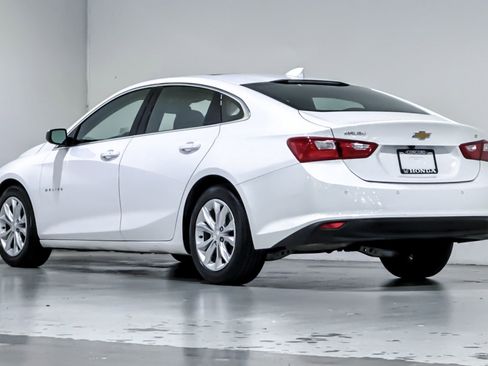 Used 2024 Chevrolet Malibu LT FWD image 3