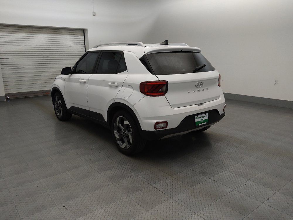 Used 2022 Hyundai Venue SEL FWD image 5