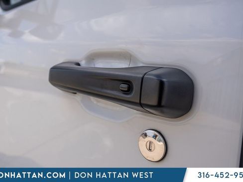 Used 2023 Jeep Wrangler Unlimited Sahara w/ Cold Weather Group AWD/4WD image 35