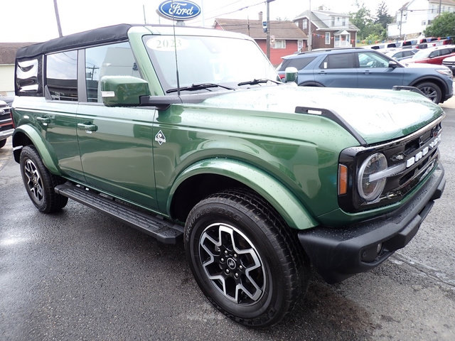 Used 2023 Ford Bronco Outer Banks AWD/4WD image 8