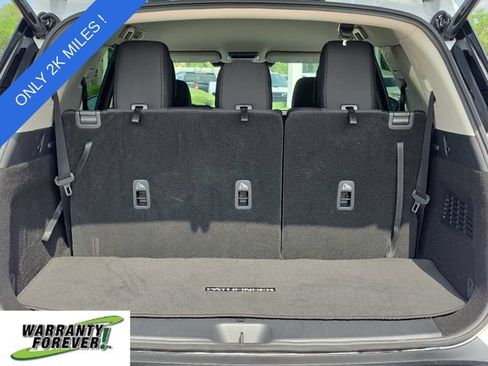 Used 2026 Nissan Pathfinder SV FWD image 6