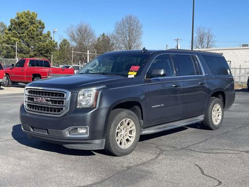 Used 2019 GMC Yukon XL SLT w/ HD Trailering Package image 3