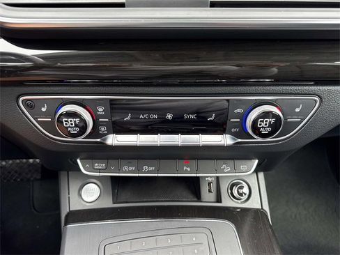 Used 2020 Audi Q5 2.0T Premium w/ Convenience Package image 24