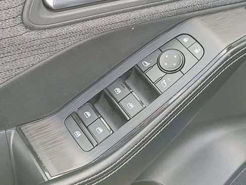 Used 2023 Nissan Rogue SV image 15