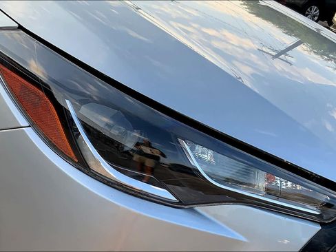 Used 2022 Toyota Corolla Cross LE image 26