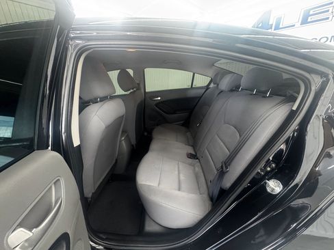 Used 2017 Kia Forte LX image 10