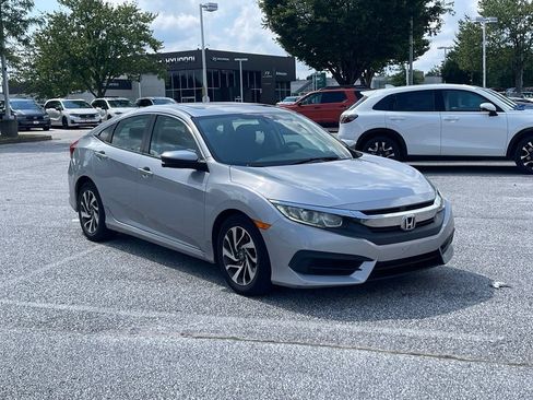 Used 2018 Honda Civic EX image 5