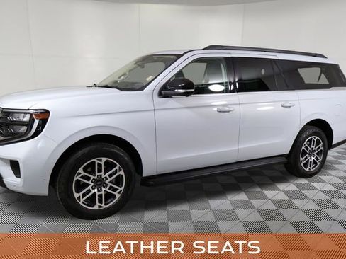 Used 2025 Ford Expedition Max Active AWD/4WD image 12