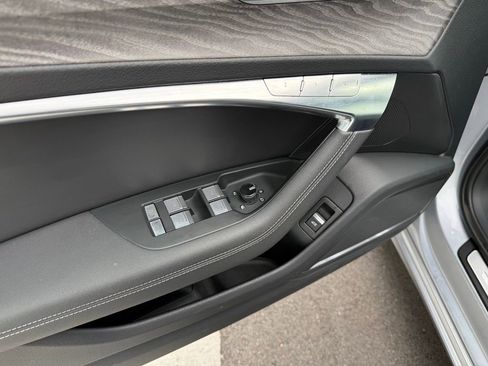 Used 2024 Audi A6 Premium Plus image 11