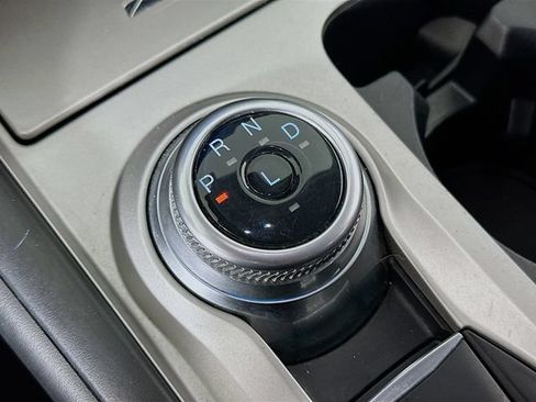 Used 2022 Ford Explorer XLT AWD/4WD image 28