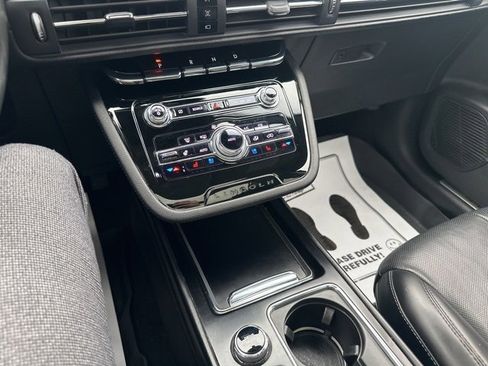 Used 2021 Lincoln Corsair AWD w/ Premium Package image 40