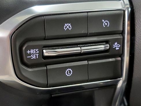 Used 2025 GMC Acadia Elevation image 29