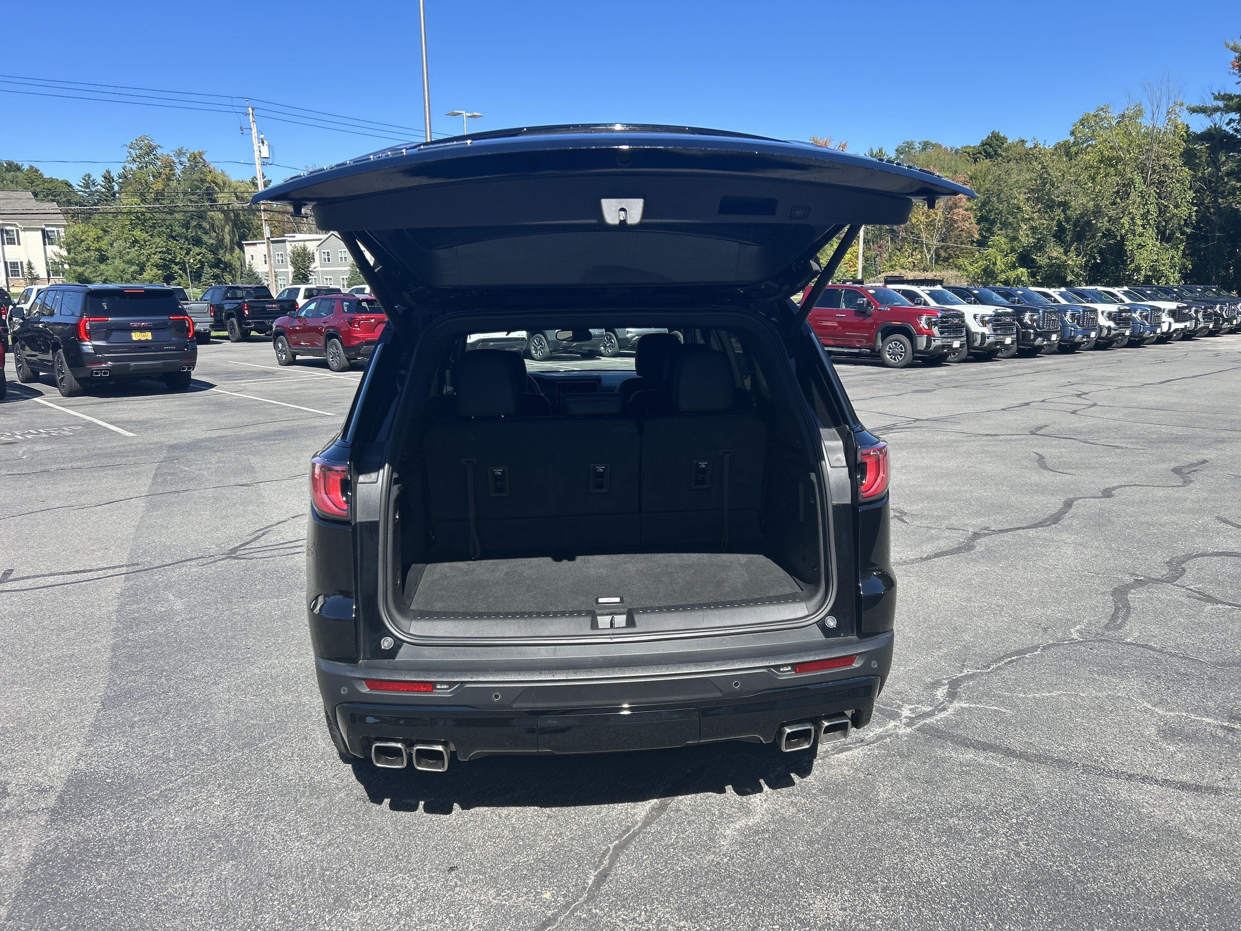 Used 2024 GMC Acadia AT4 w/ Luxury Package AWD/4WD image 11