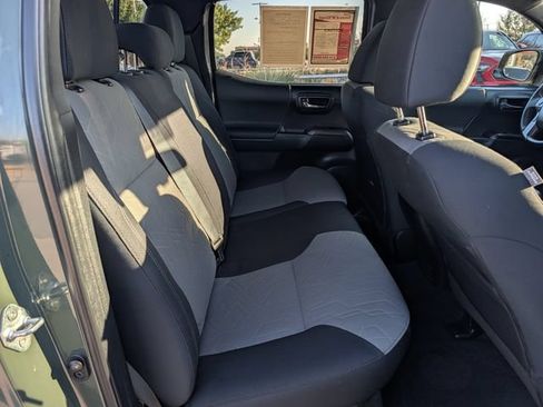 Certified 2022 Toyota Tacoma TRD Off-Road AWD/4WD image 28