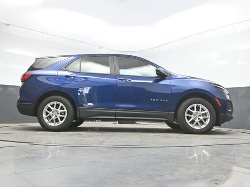 Used 2022 Chevrolet Equinox LS AWD/4WD image 44
