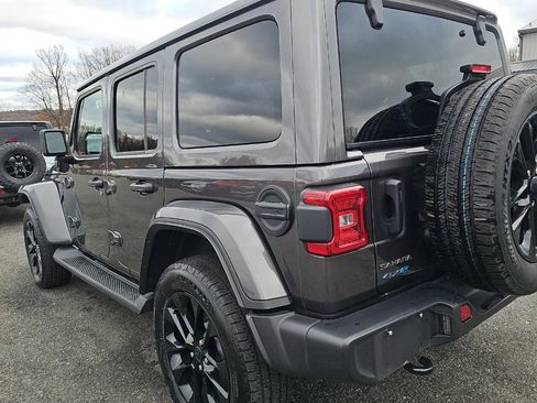 Used 2025 Jeep Wrangler Unlimited Sahara image 6