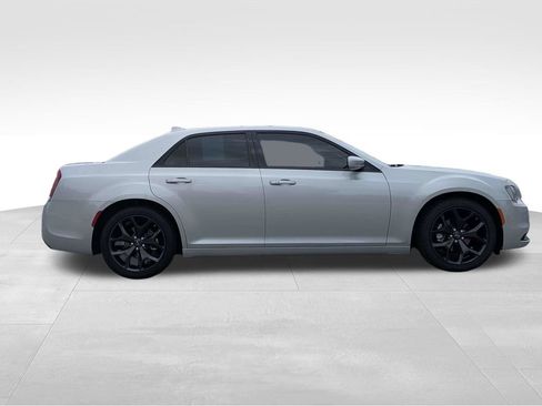 Used 2023 Chrysler 300 S RWD image 3