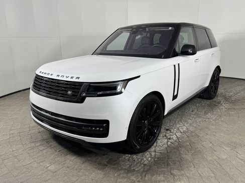Used 2023 Land Rover Range Rover SE image 4