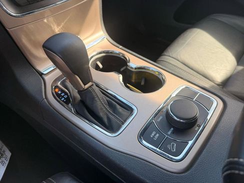Used 2016 Jeep Grand Cherokee Limited AWD/4WD image 21