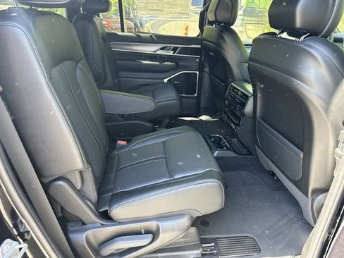 New 2026 Jeep Grand Wagoneer L Limited image 18