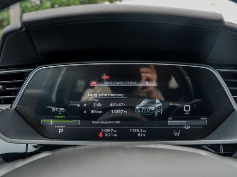 Used 2023 Audi e-tron Premium Plus AWD/4WD image 9