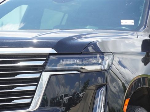 Used 2024 Cadillac Escalade ESV Premium Luxury Platinum image 4