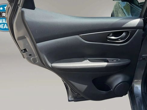 Used 2018 Nissan Rogue Sport S w/ S Appearance Package FWD image 11
