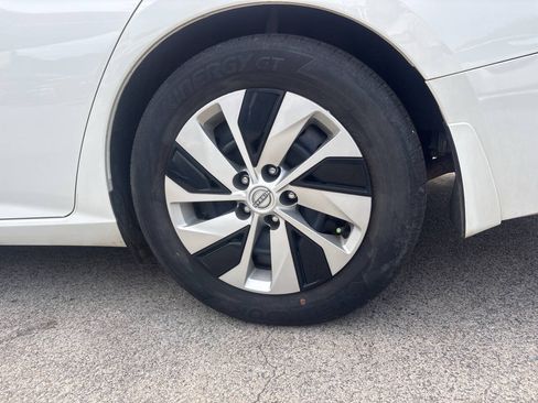 Used 2023 Nissan Altima 2.5 S FWD image 14