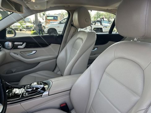 Used 2015 Mercedes-Benz C 300 4MATIC Sedan image 23