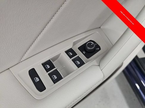 Used 2023 Volkswagen Tiguan SE w/ Panoramic Sunroof Package AWD/4WD image 13