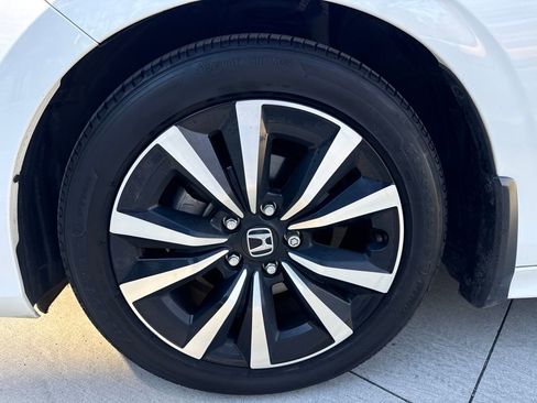 Certified 2024 Honda Civic EX image 11