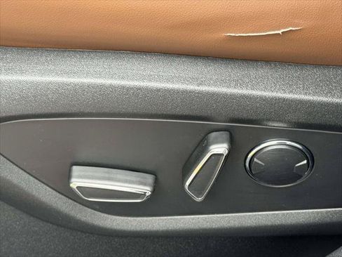 Used 2023 Lincoln Nautilus Reserve AWD/4WD image 19