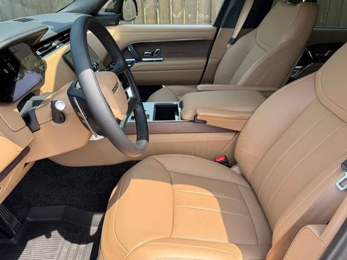 New 2026 Land Rover Range Rover Long Wheelbase SE AWD/4WD image 11