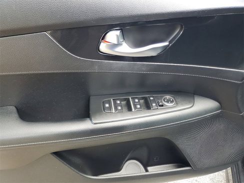 Used 2021 Kia Forte GT-Line image 18