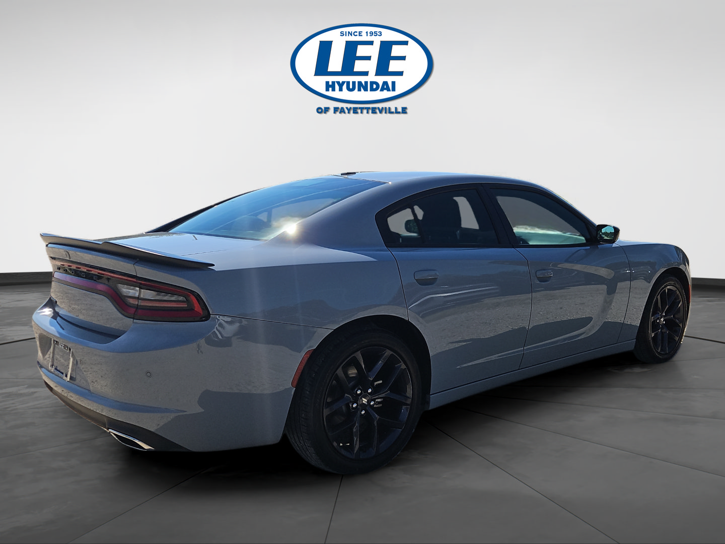 Used 2021 Dodge Charger SXT w/ Blacktop Package RWD image 3