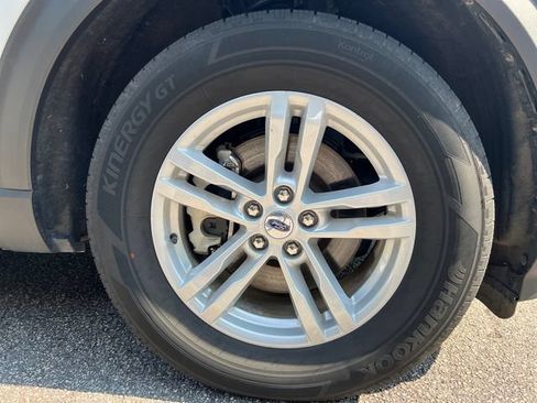 Used 2023 Ford Explorer XLT RWD image 16