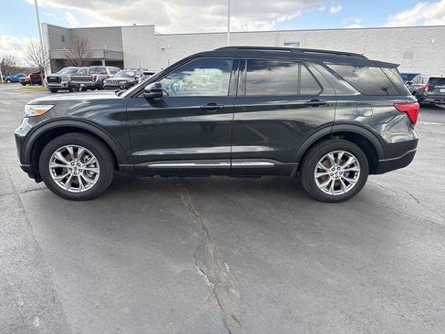 Used 2023 Ford Explorer XLT w/ Equipment Group 202A image 3