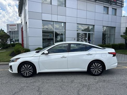 Certified 2023 Nissan Altima 2.5 SV FWD image 5