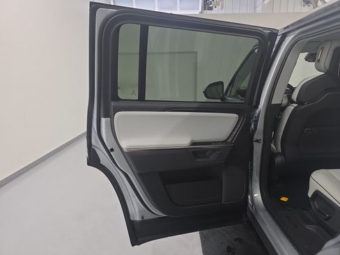 Used 2025 Rivian R1S Adventure AWD/4WD image 17