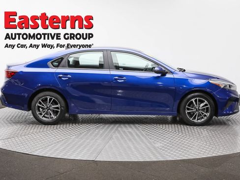 Used 2022 Kia Forte LXS w/ LXS Technology Package image 4
