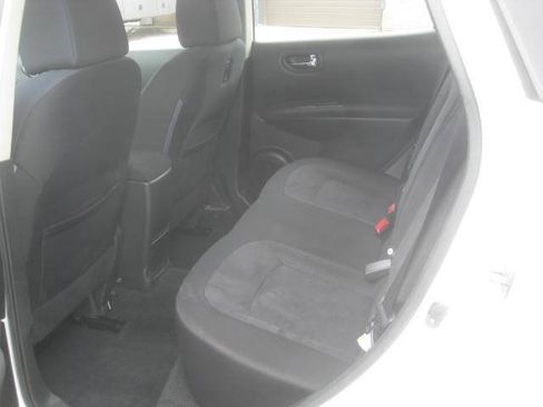 Used 2014 Nissan Rogue S w/ Convenience Package AWD/4WD image 14