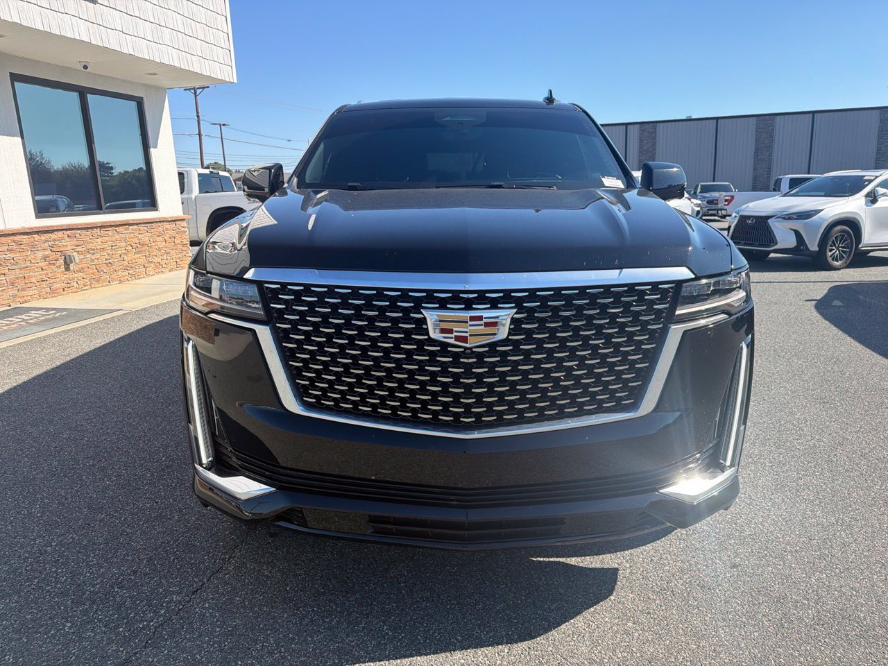 Used 2024 Cadillac Escalade ESV Premium Luxury AWD/4WD image 12